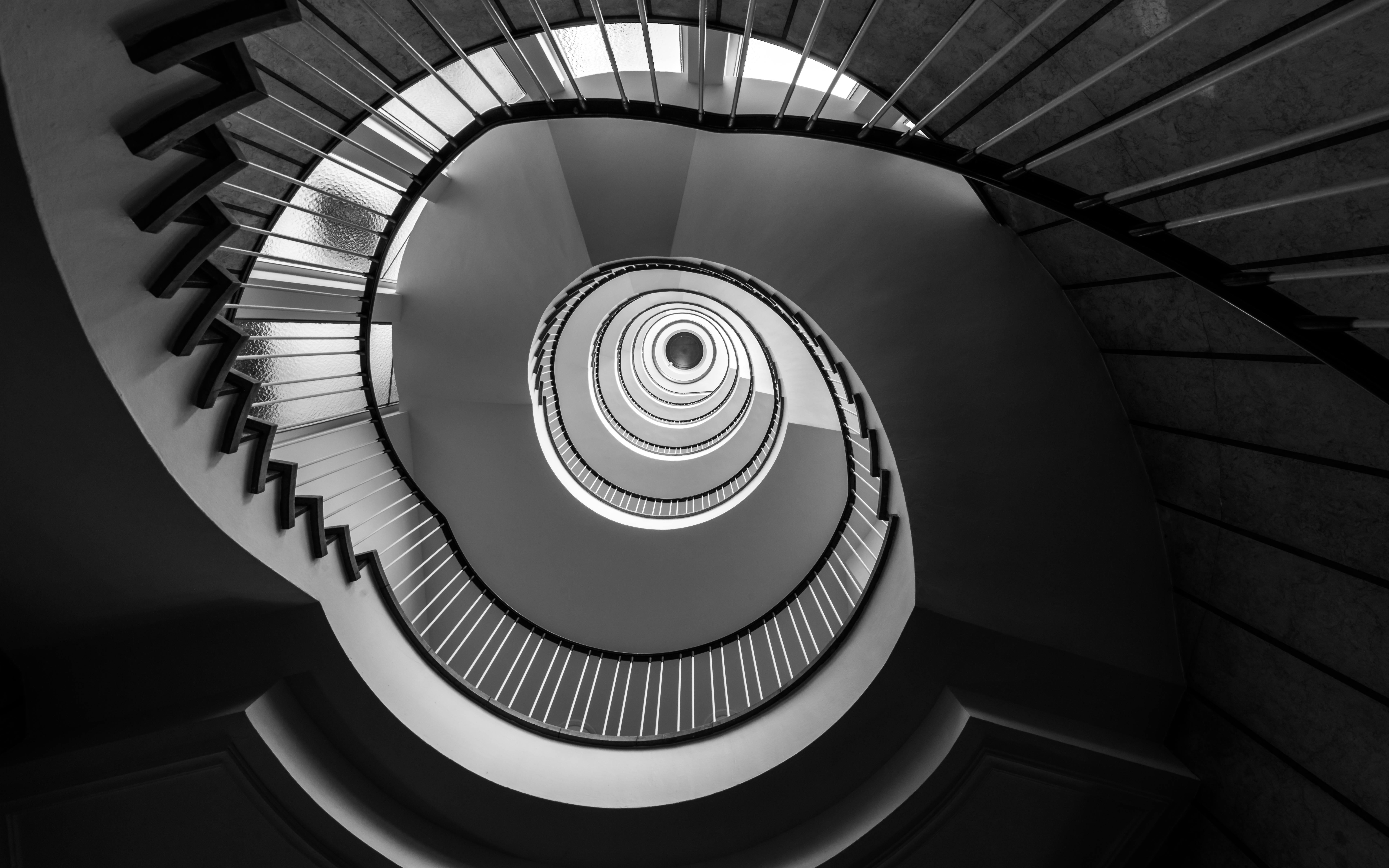 Anrich Tait (Vertical B/W)